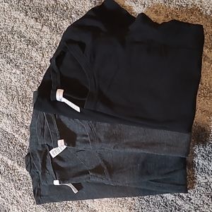 Lot of 3 maternity t-shirts, size large.